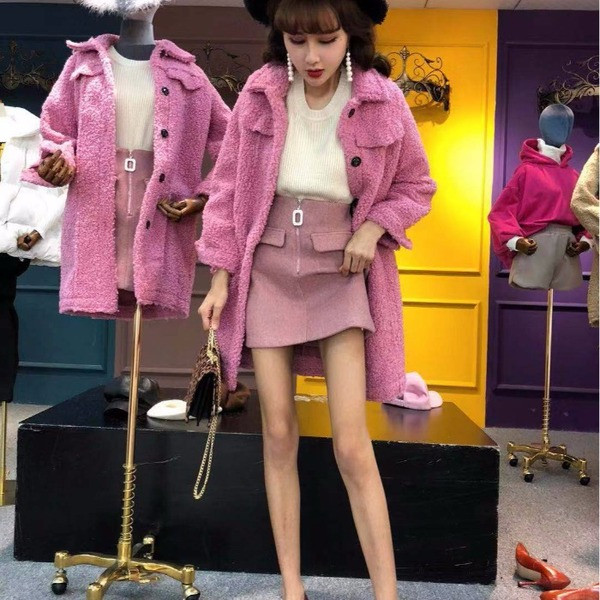 Rózsaszín gombos női pehelykabát