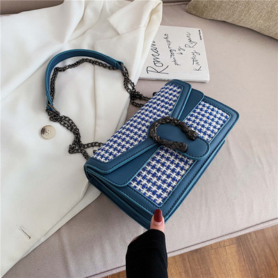 Modern női táska fém elemmel és lánccal három színben