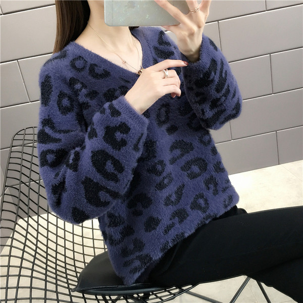 Stílusos női pulóver spitz nyakkivágással, több színben