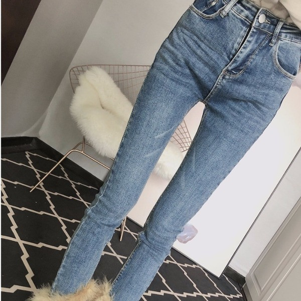 Női testre szabott farmer kék színben, pehelyes