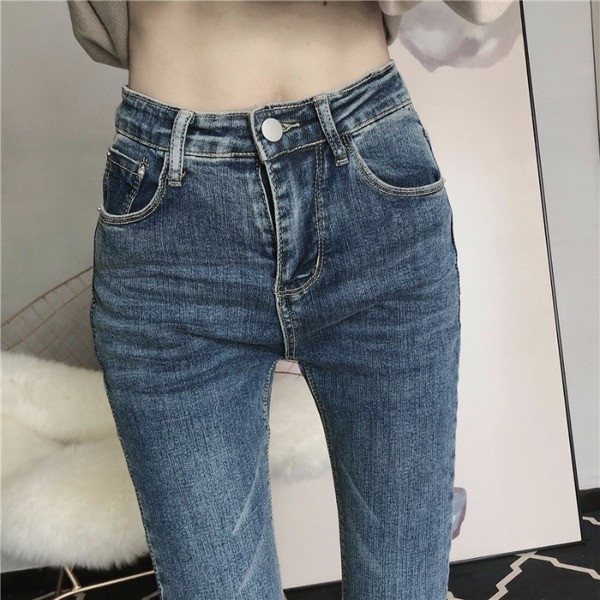 Női testre szabott farmer kék színben, pehelyes