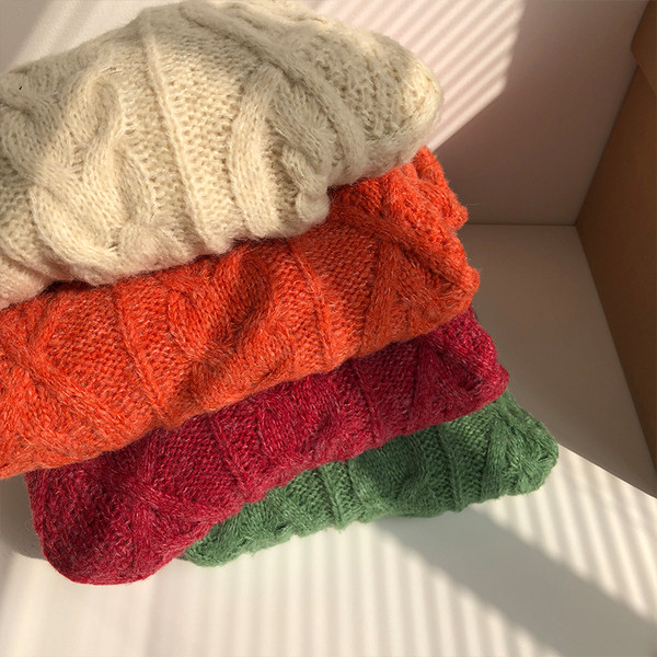 Pulover de dama cu decolteu rotund in patru culori