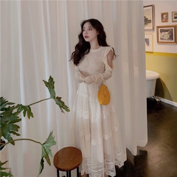 Pulover de dama din tricotat subtire cu umerii goi