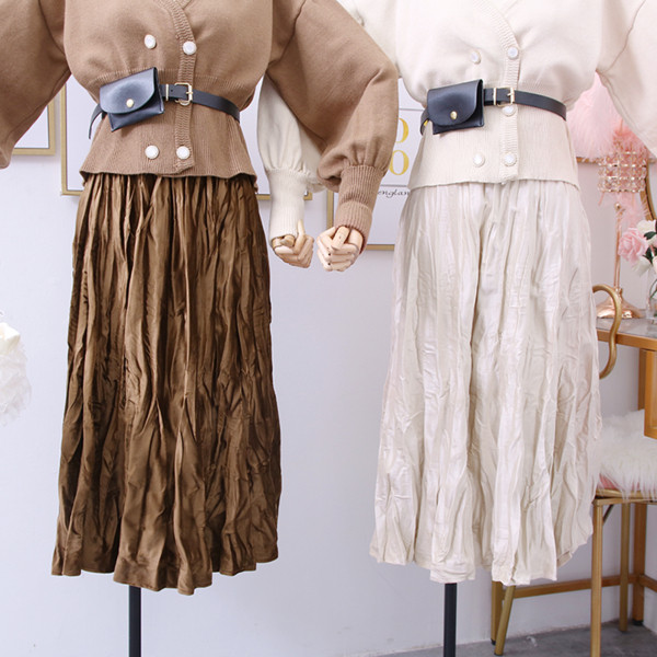 Κορυφαία γυναικεία φούστα σε καφέ, γκρι, μαύρο, πράσινο και μπεζ χρώα