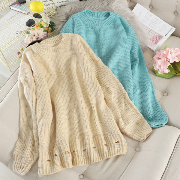 Pulover de dama cu decolteu oval si motiv rupt in mai multe culori