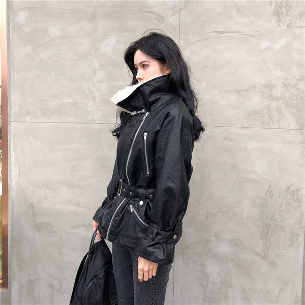 Jachetă neagră lată din piele artificială, cu căptușeală caldă