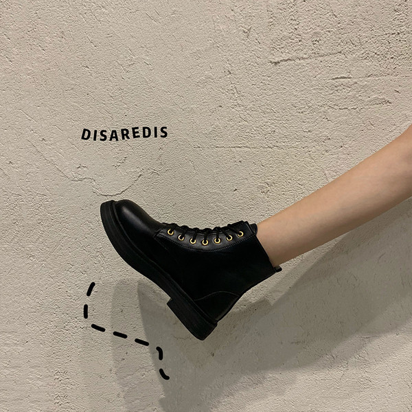 Cizme de dama din piele cu sireturi alb-negru