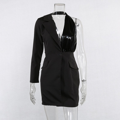 Rochie scurtă de damă modernă, cu decolteu adânc, în negru