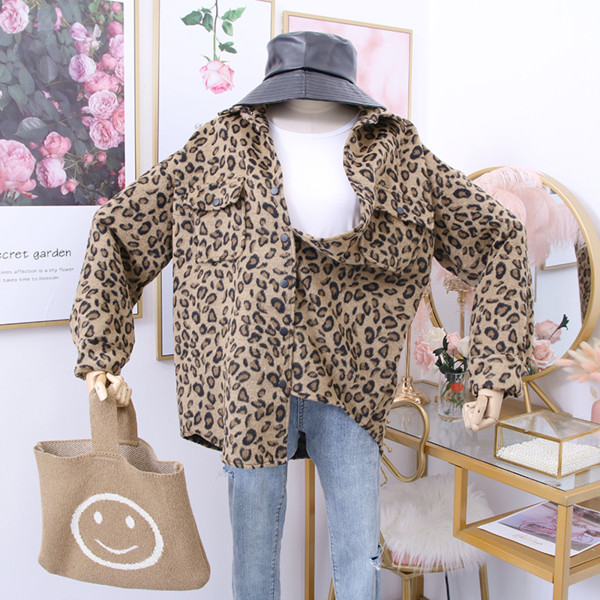 Camasa de dama modern model nou cu model animal si buzunare maro