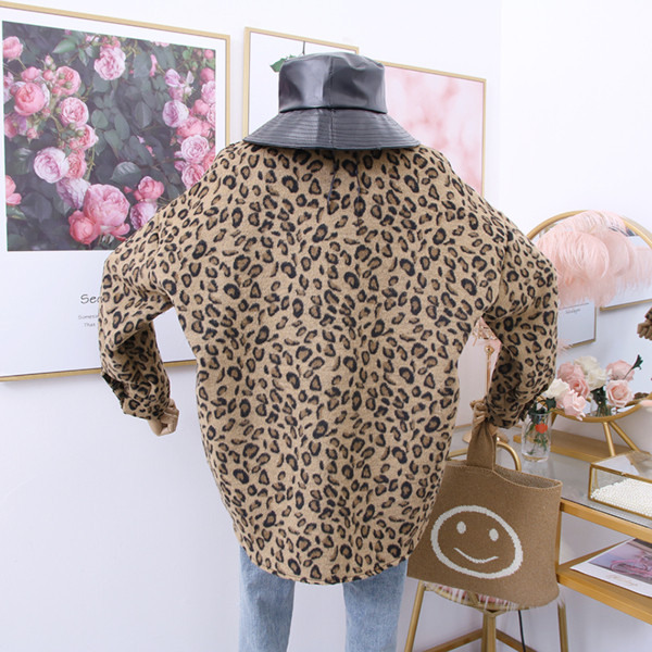 Camasa de dama modern model nou cu model animal si buzunare maro