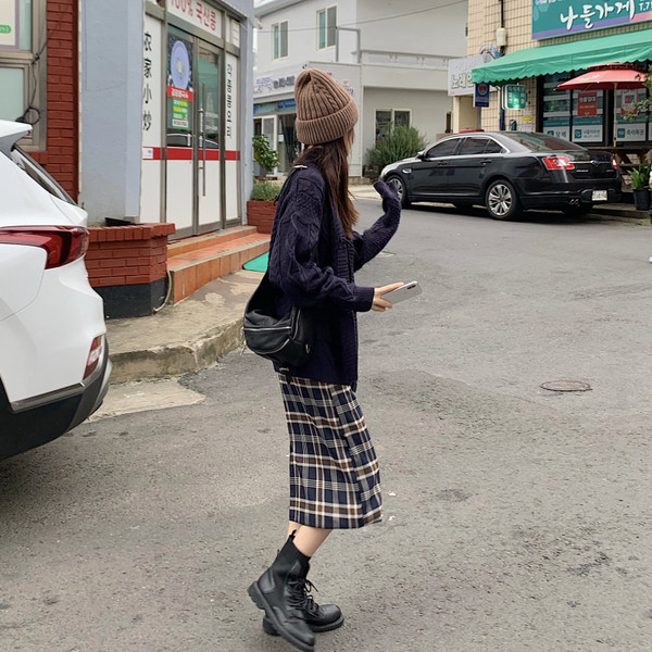 Fusta lunga in carouri cu talie inalta - model drept