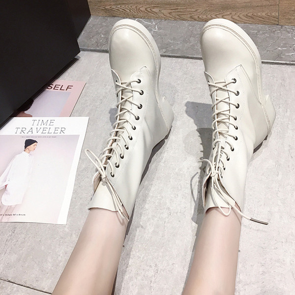 Γυναικείες έκο δερμάτινες μπότες με κορδόνια σε μαύρο χρώμα