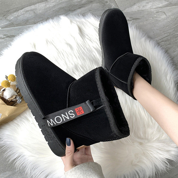 Női téli csizma puha béléssel és lapos talppal