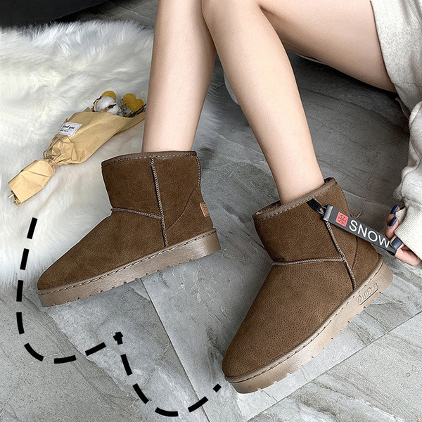 Női téli csizma puha béléssel és lapos talppal