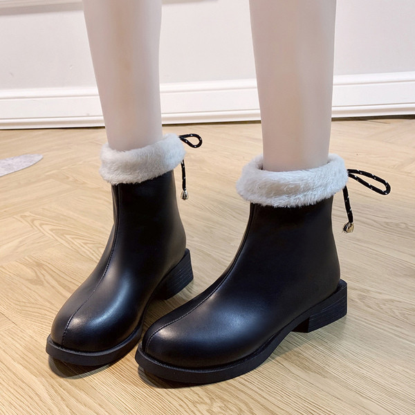 Cizme de iarna din piele de dama cu captuseala moale de culoare neagra