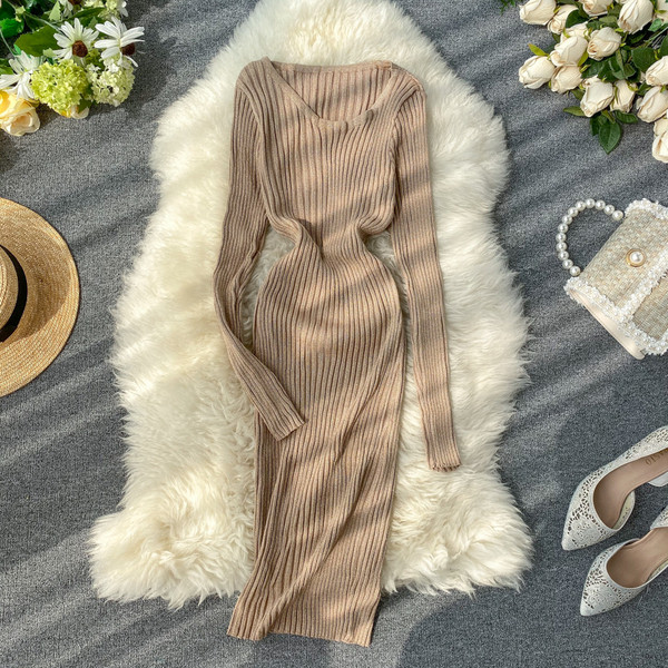 Fényes hatású, kerek nyakkivágású női ruha többféle színben