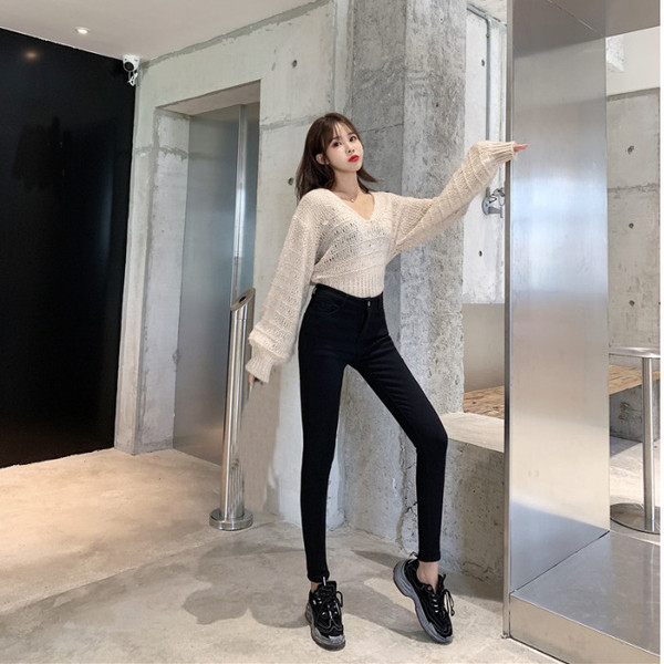 Pantaloni de dama de culoare neagra cu buzunare