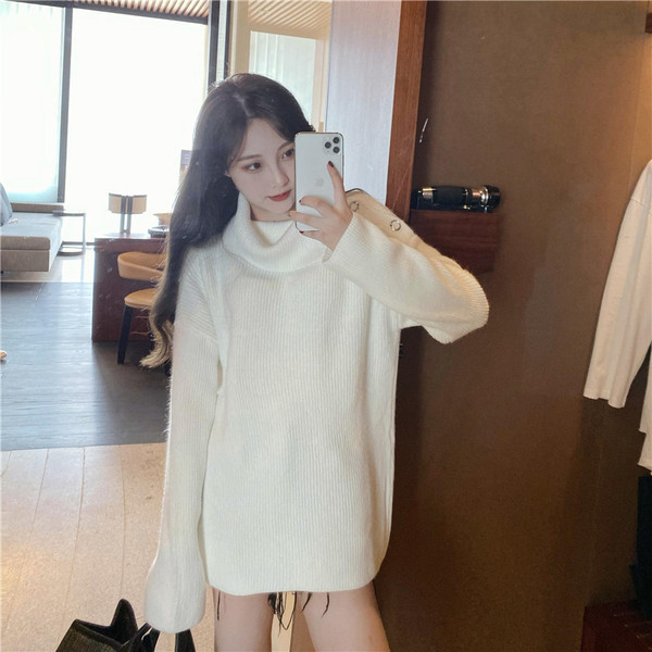 Γυναικεία μπλούζα με ψηλό κολάρο και κουμπιά