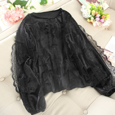 Γυναικεία μπλούζα με δαντέλα και οβάλ λαιμόκοψη έχει πολλά χρώματα