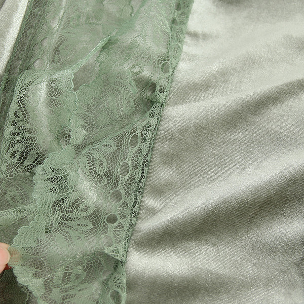 Γυναικεία μπλούζα με δαντέλα και οβάλ λαιμόκοψη έχει πολλά χρώματα