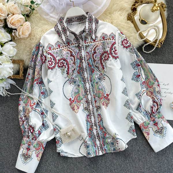 Cămașă colorată de damă cu guler și nasturi clasici