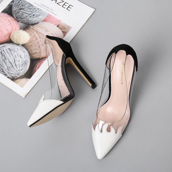 Modern női magas sarkú cipő fekete színben