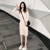 Γυναικείο φόρεμα με τρισδιάστατο στοιχείο σε λευκό και μαύρο χρώμα