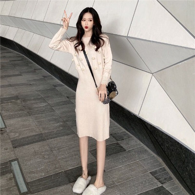 Γυναικείο φόρεμα με τρισδιάστατο στοιχείο σε λευκό και μαύρο χρώμα