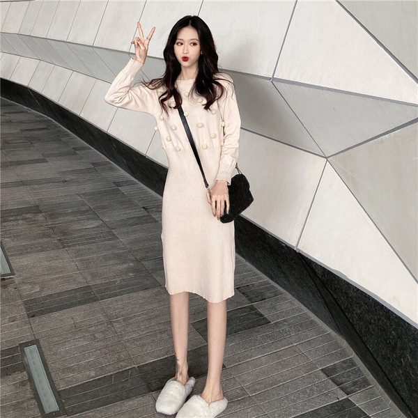 Γυναικείο φόρεμα με τρισδιάστατο στοιχείο σε λευκό και μαύρο χρώμα