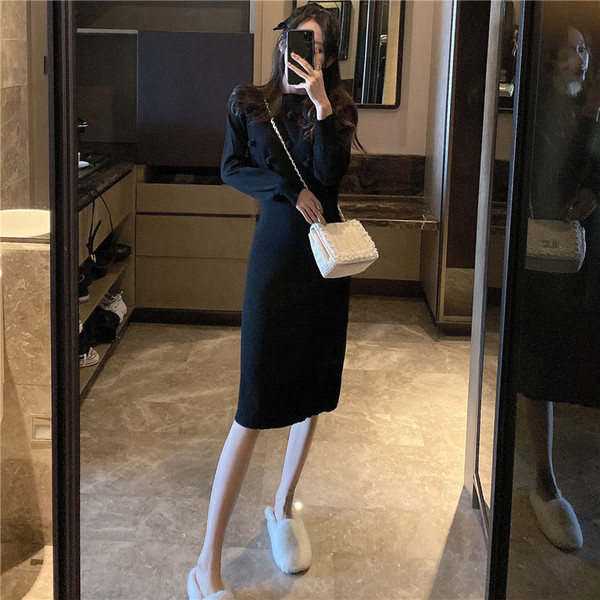 Γυναικείο φόρεμα με τρισδιάστατο στοιχείο σε λευκό και μαύρο χρώμα