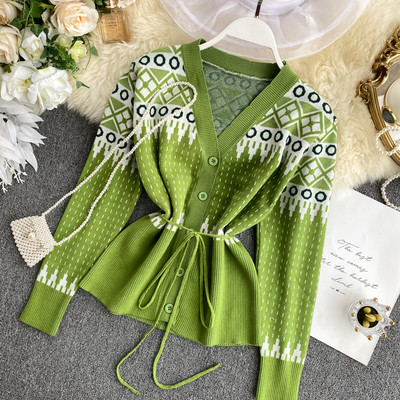 Modern női mellény gombokkal és csatlakozóval több színben