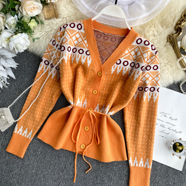 Modern női mellény gombokkal és csatlakozóval több színben