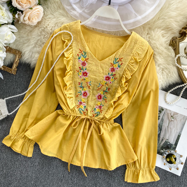 Модерна  дамска риза с бродерия в няколко цвята