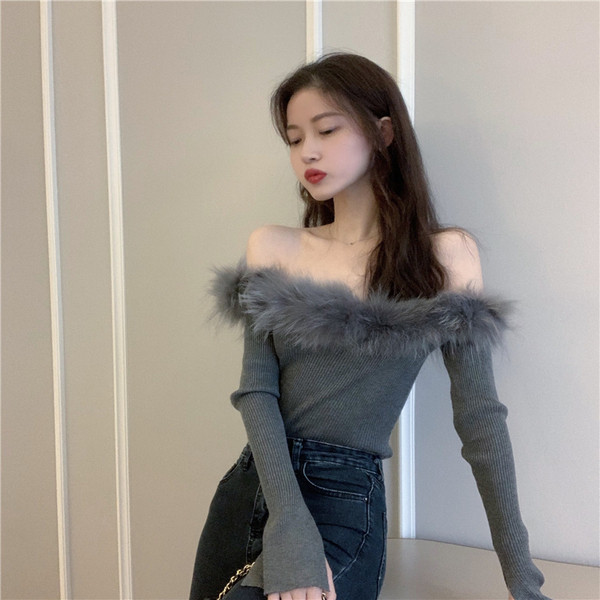 Női testhezálló blúz csupasz váll és műhajjal