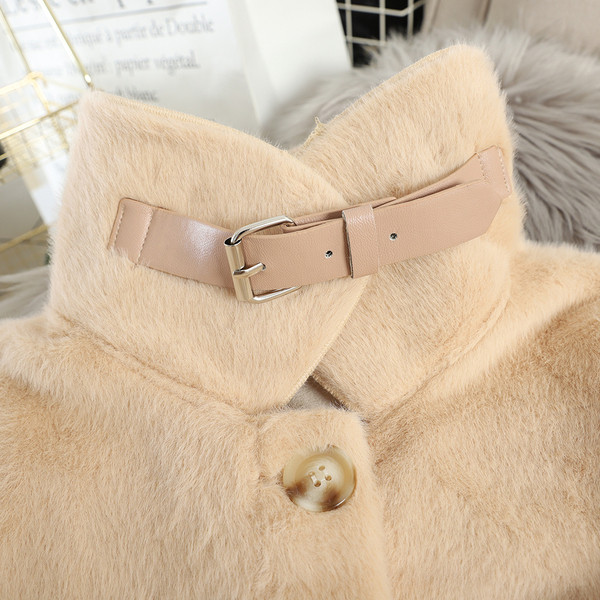 Női kabát zsebekkel és gombokkal több színben