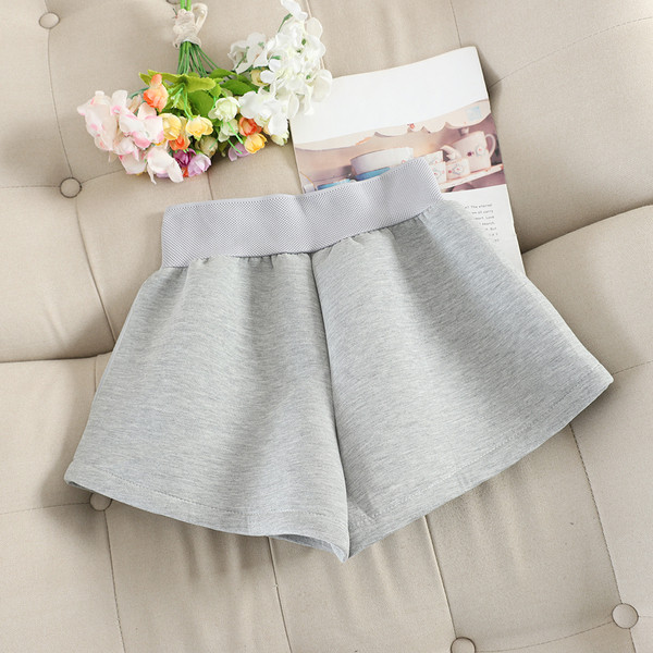 Pantaloni scurți de iarnă cu nasturi în negru și gri