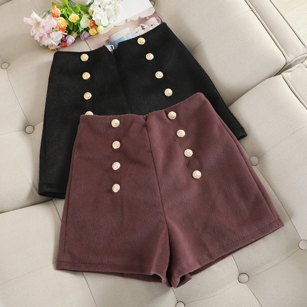Pantaloni scurti de iarna de dama cu talie inalta si nasturi in doua culori