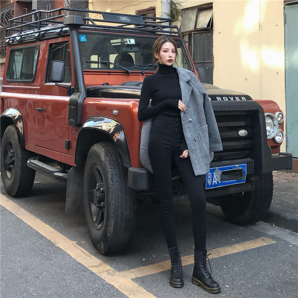 Дамско карирано пролетно-есенно палто в сив цвят с копчета