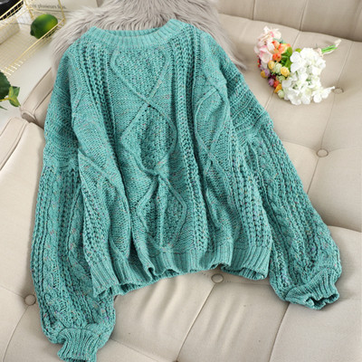 Alkalmi női pulóver széles ujjal és ovális nyakkivágással