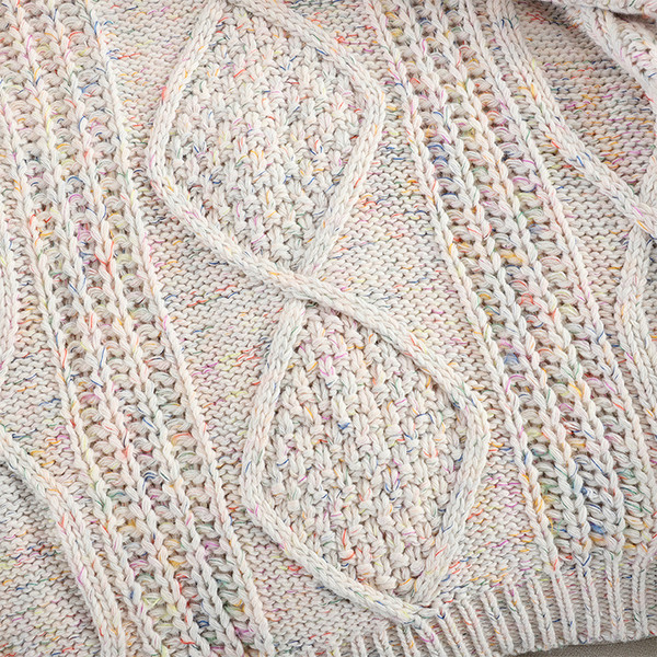 Alkalmi női pulóver széles ujjal és ovális nyakkivágással