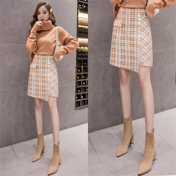 Fusta dama in carouri model nou cu nasturi de culoare bej si negru-model asimetric