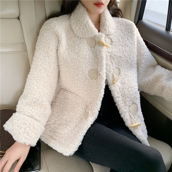 Női pehelykabát bézs, rózsaszín és zöld gombokkal