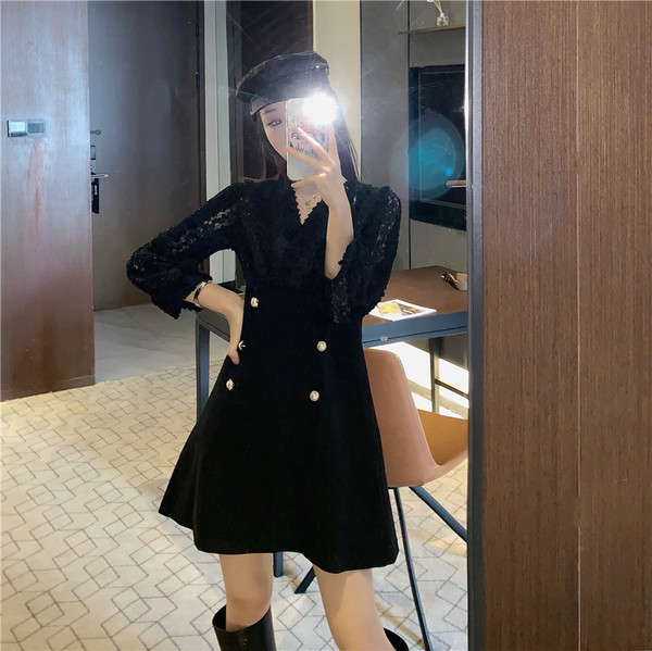 Rochie eleganta de dama in alb si negru cu dantela si nasturi