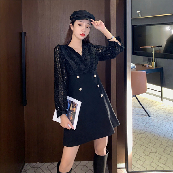 Rochie eleganta de dama in alb si negru cu dantela si nasturi