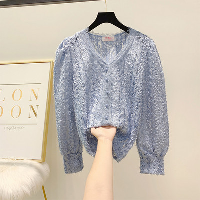 Модерна дамска дантелена блуза с шпиц деколте в три цвята