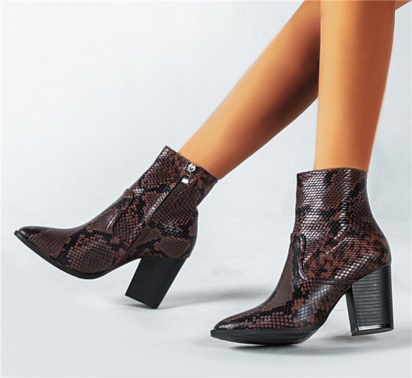 Cizme moderne de dama cu model animal si fermoar