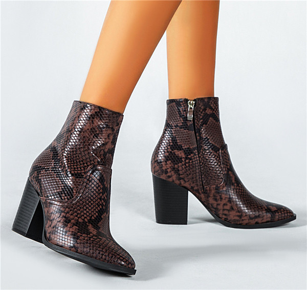 Cizme moderne de dama cu model animal si fermoar