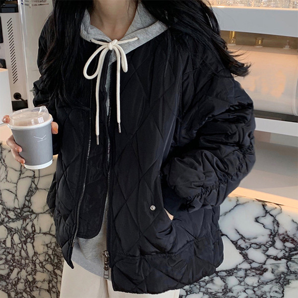 Тънко пролетно-есенно яке в черен цвят с цип