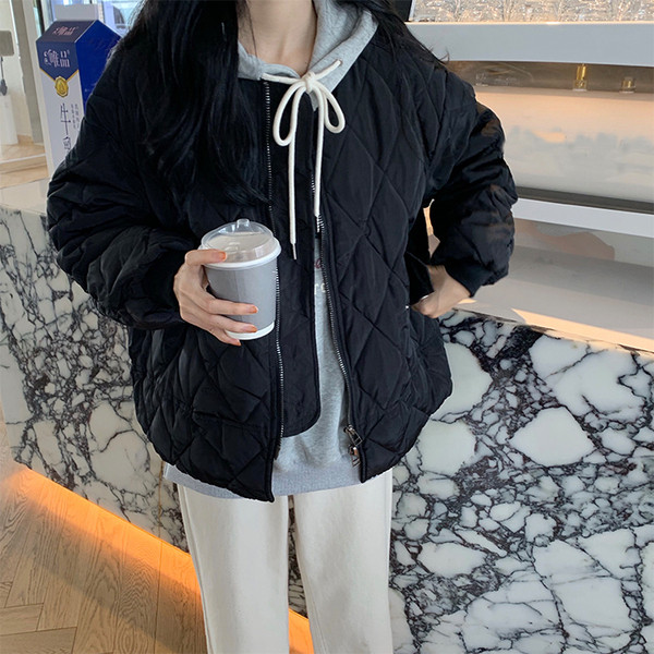 Тънко пролетно-есенно яке в черен цвят с цип