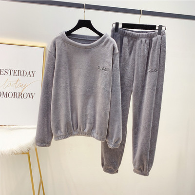 Γυναικείο σετ με στρογγυλό ντεκολτέ σε τέσσερα χρώματα